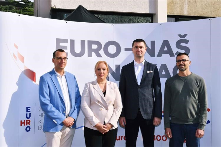 Slika /slike/Vijesti/2022/Rijeka_Dan eura_Marko Filipovi_Ivana Jakir Bajo_Davor Filipovic_Toni Milun_15102022.jpg